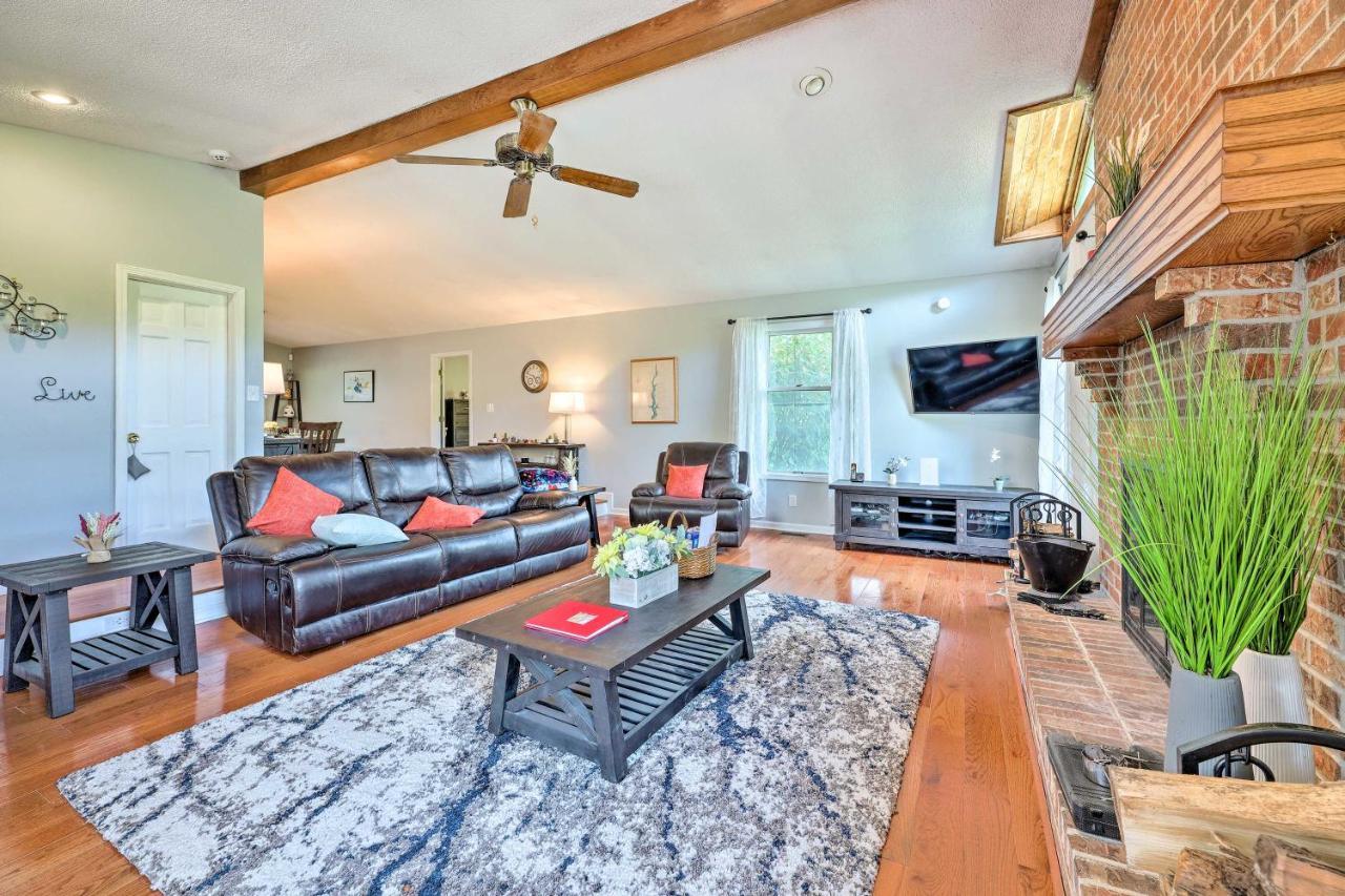 Family-Friendly Brookville Home With Hot Tub! المظهر الخارجي الصورة