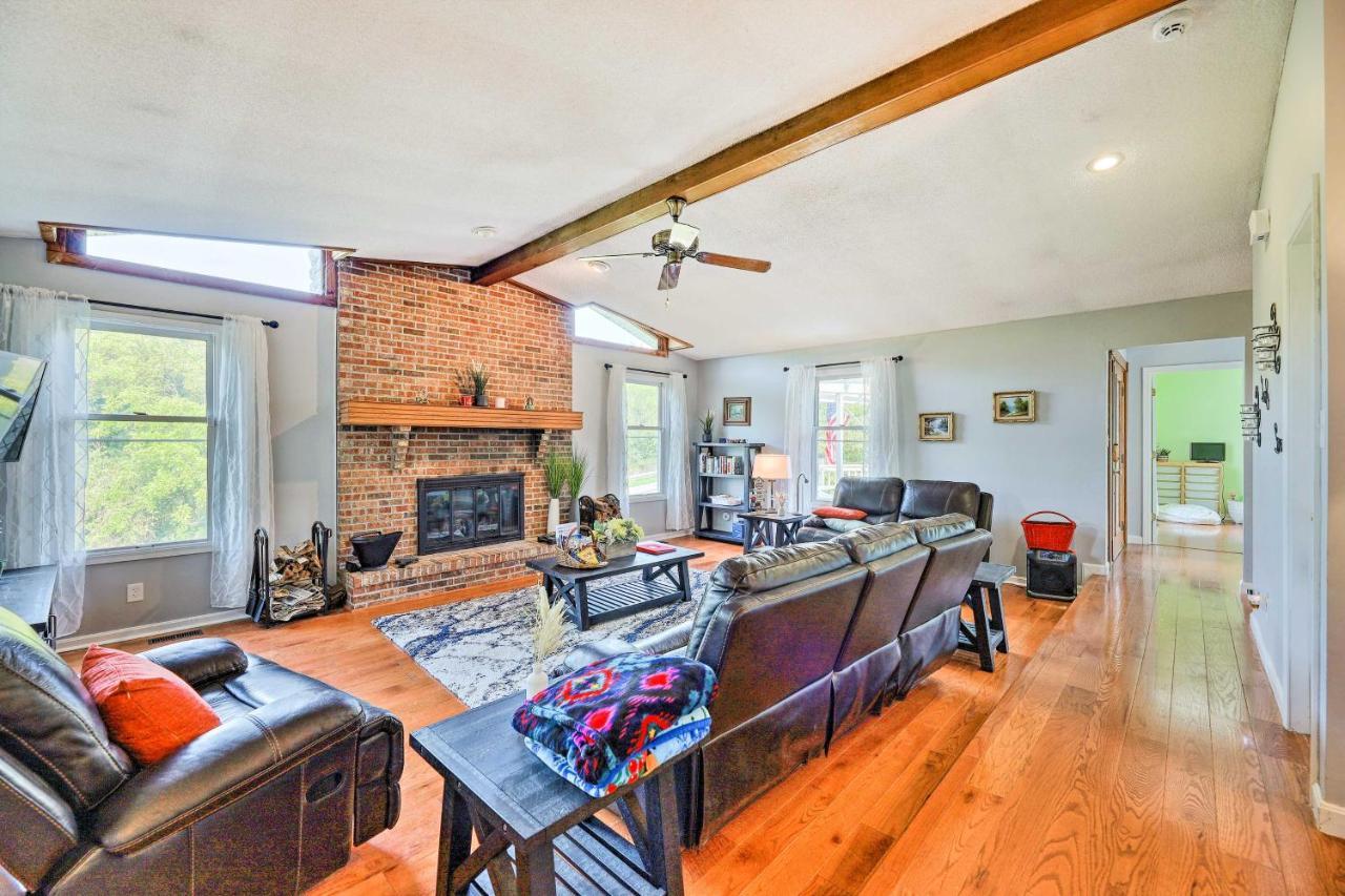 Family-Friendly Brookville Home With Hot Tub! المظهر الخارجي الصورة